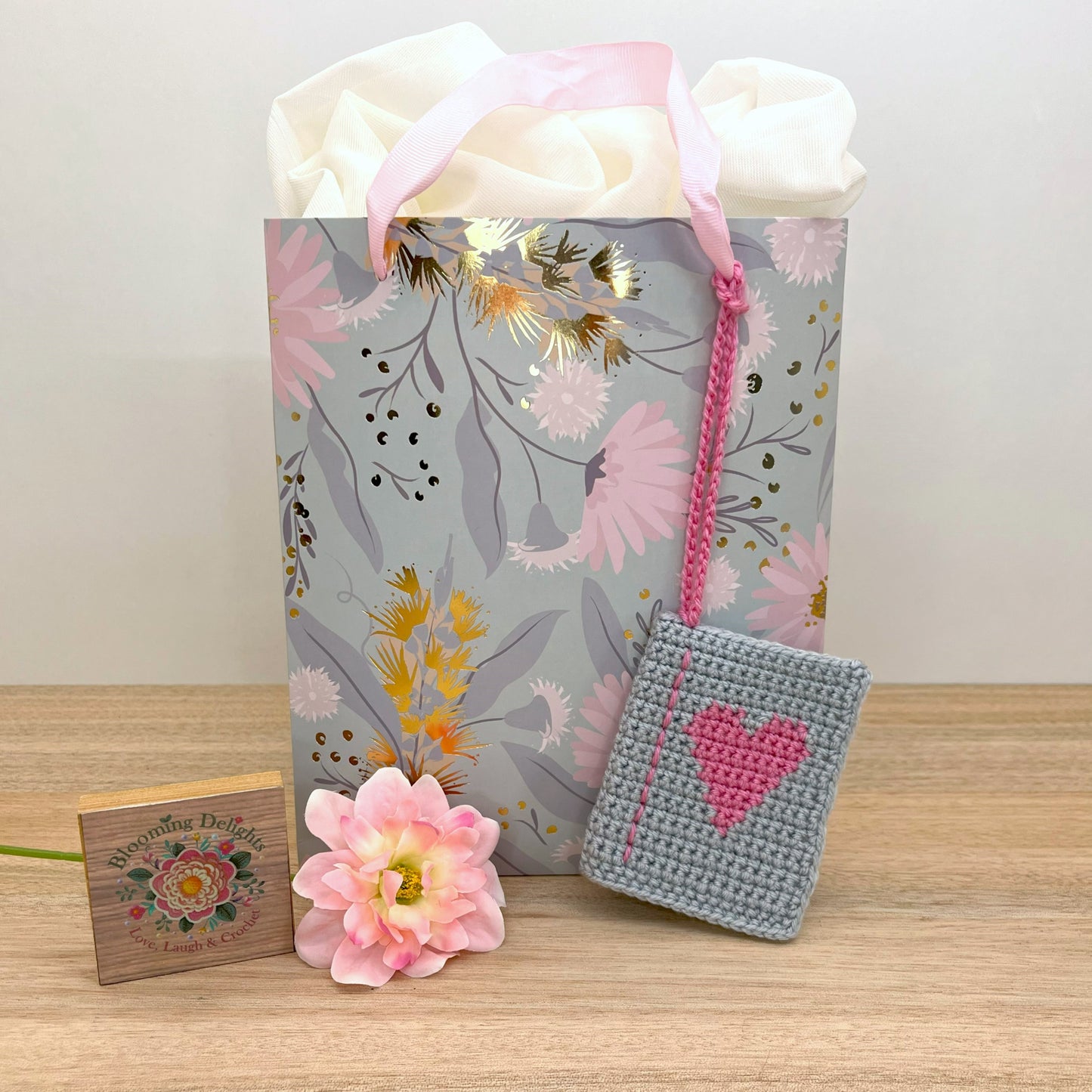 Book Lovers Gift Tag Crochet Pattern (Digital PDF Download)